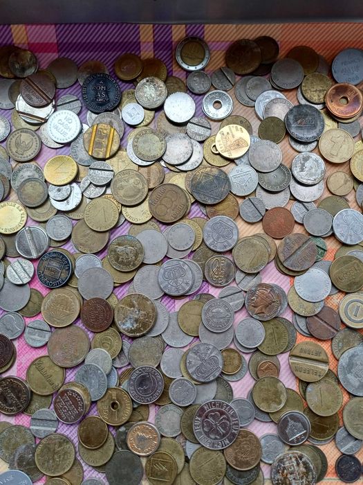 Огромен лот жетони