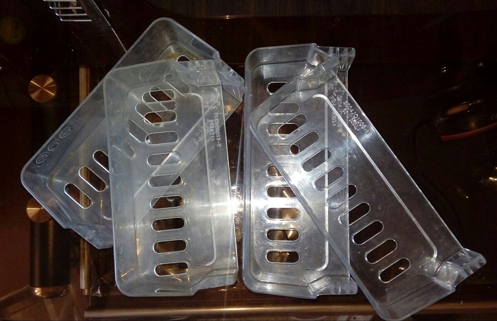 Продам полки для холодильника