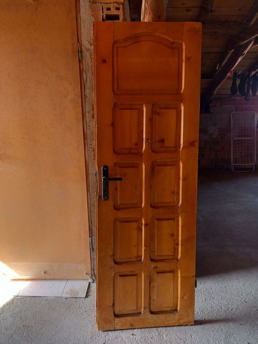 Дървена врата без каса