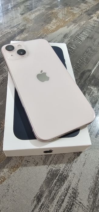 Продам IPhone 13