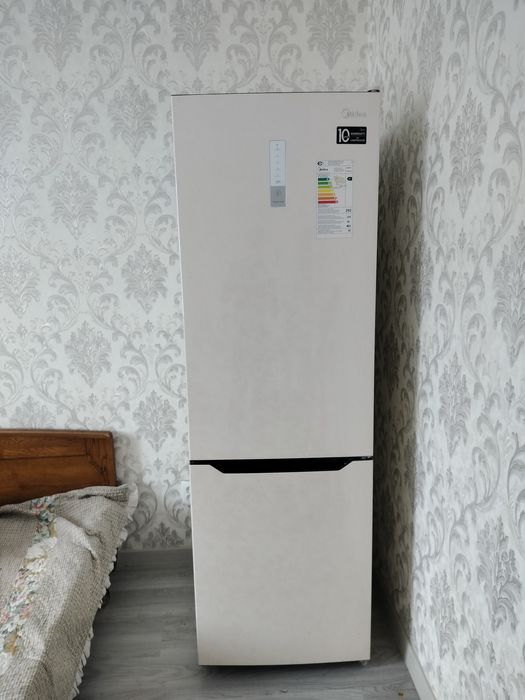 Продам холодильник Midea