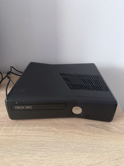 Xbox 360 cu multe jocuri si kinect