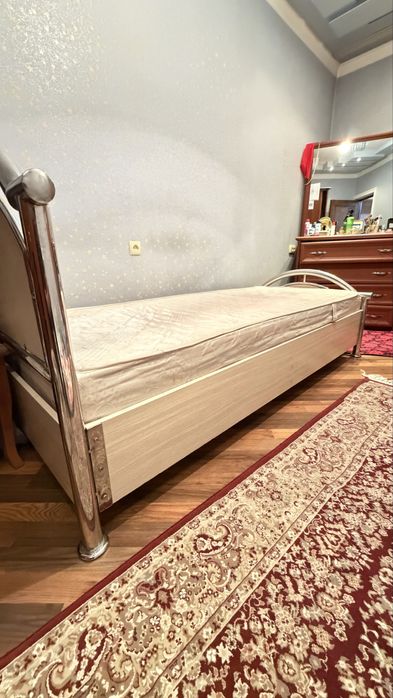 Кроват  б/у  , Железный