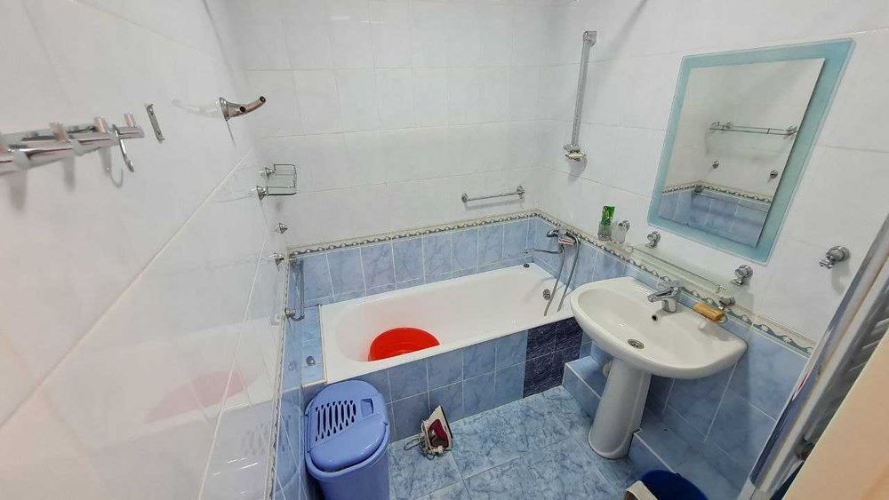Сдам 4 комн.Госпитальный. Rent 4-room apartment near the Mirabad bazar