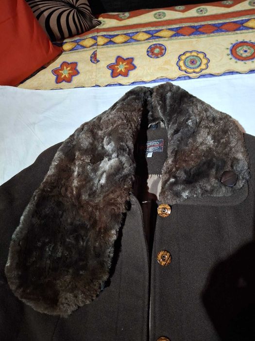 Дамски зимни палта, елеци и жилетка