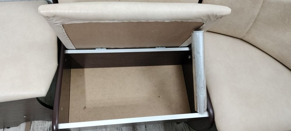 Coltar bucatarie Cleo 3, cu 2 tabureti, cu lada,