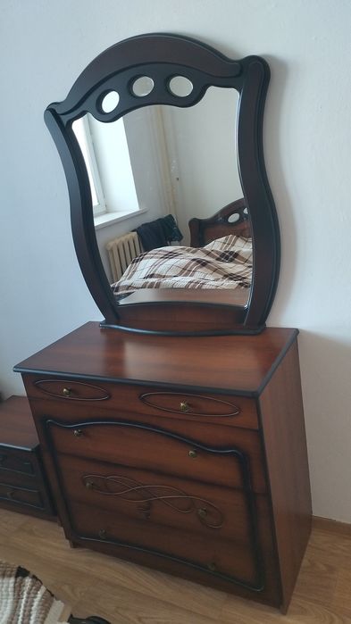 Продается спальный гарнитур