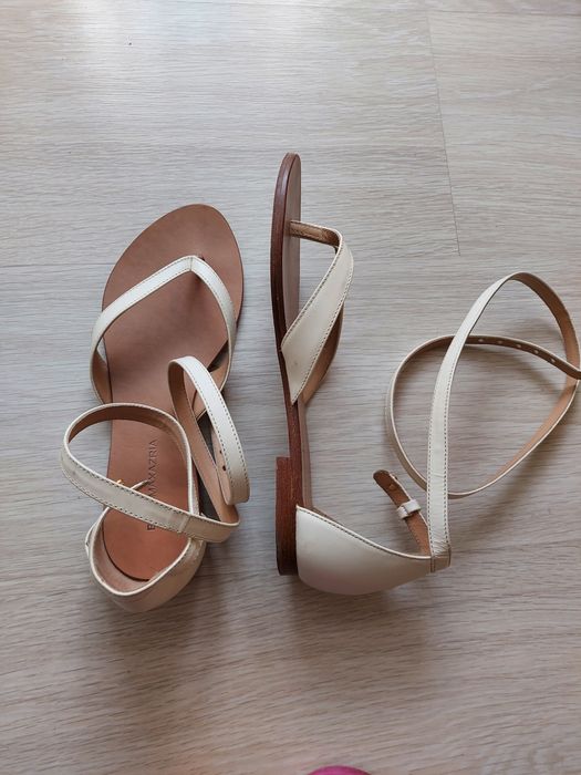 Кафяви и бели  сандали с  връзки и каишки-30лв.