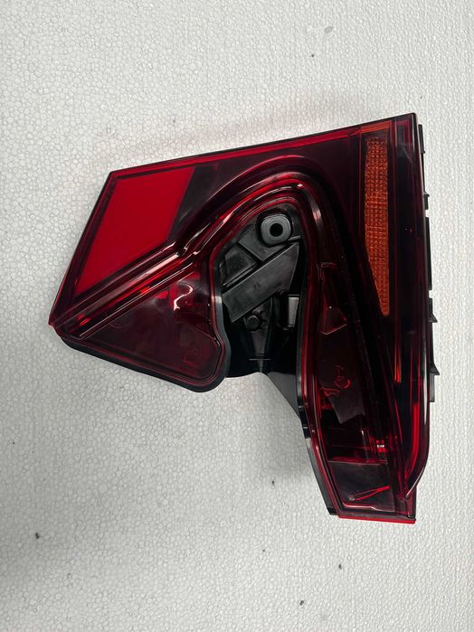 Ляв Вътрешен LED стоп за Toyota C-HR хибрид 2021/2023