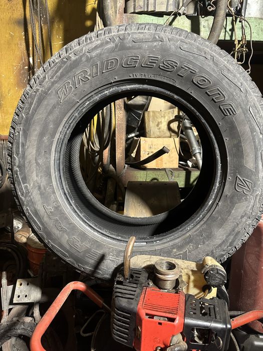 Шины 4 шт BRIDGSTONE б/у