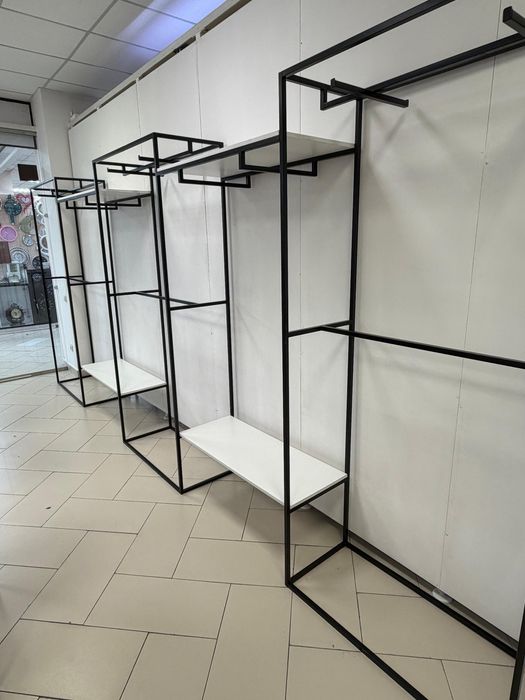 Торговое оборудование в бутик одежды