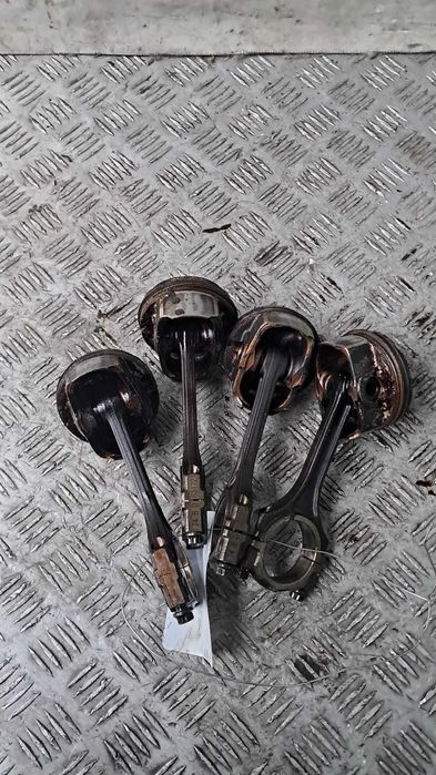 piston + biela Hyundai I30 1.6 GDI G4FD an 2016