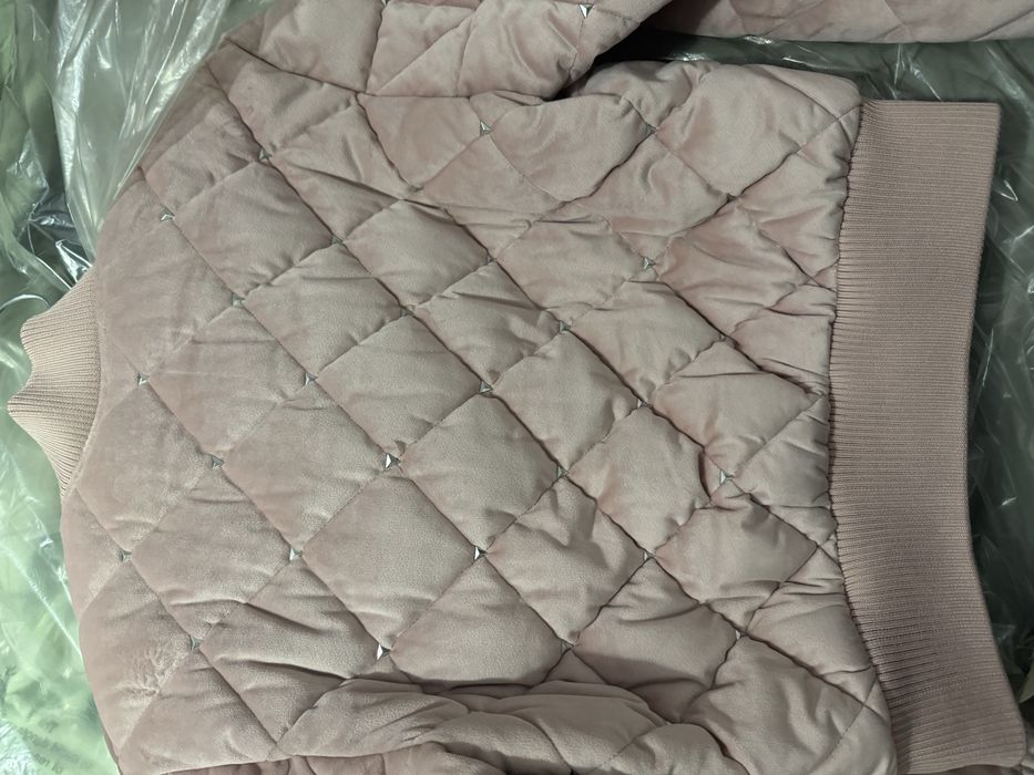 Яке на Guess.