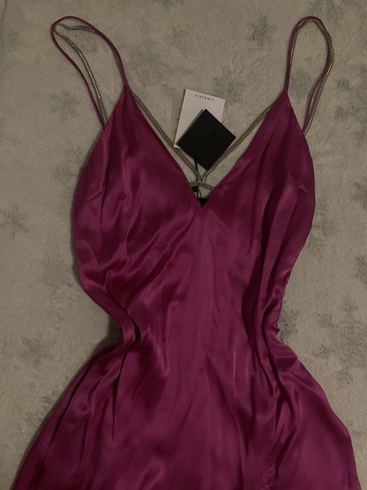 Копринена рокля на ZARA нова с етикет