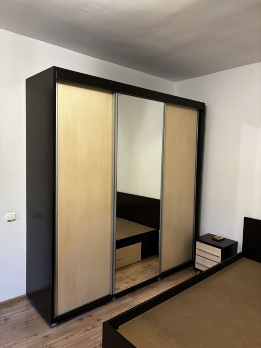 Apartament luminos 2 camere de închiriat | Metrou Apărătorii Patriei (7 min) | Parcare inclusă