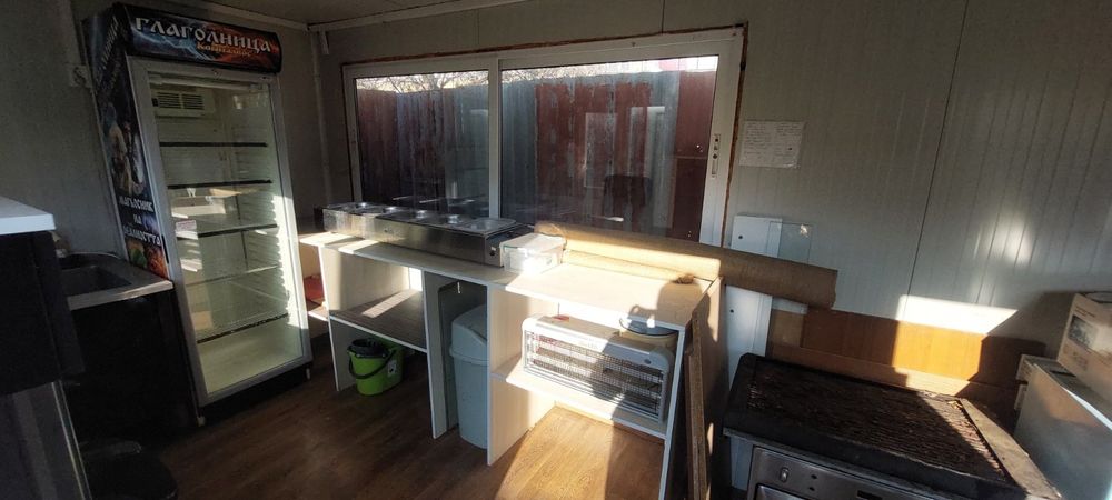 Продавам напълно оборудван павилион