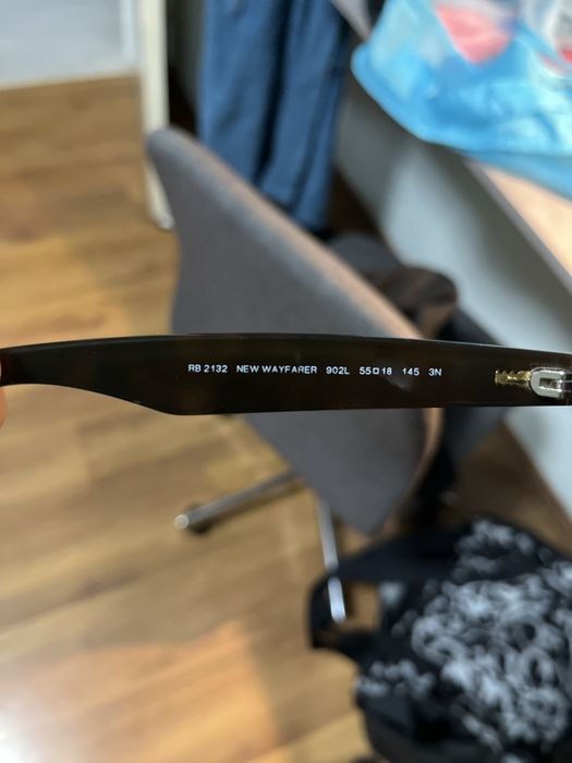 Продавам очила RayBan модел RB 2132