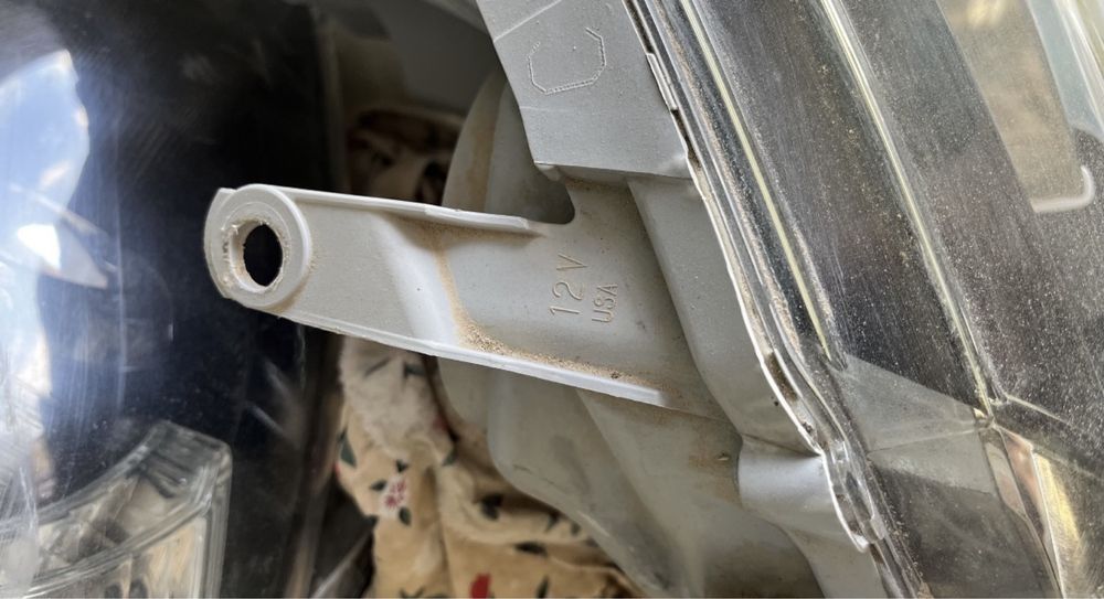 Оригинальные фары Camry 50 SE