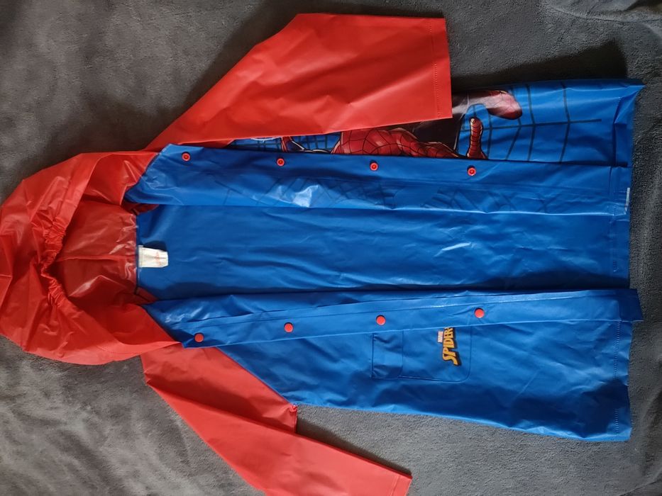 Дъждобран за момче 8год.