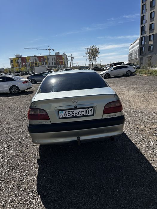 Продам Тойота Авенсис
