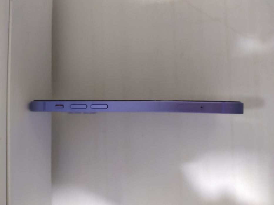 Айфон 12 б/у батарея 80%