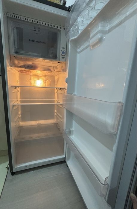 Холодильник LG, отличное состояние, большая морозилка
