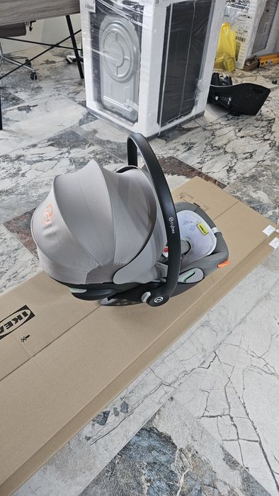 Столче с База за кола Cybex Gold
Cloud G i-Size