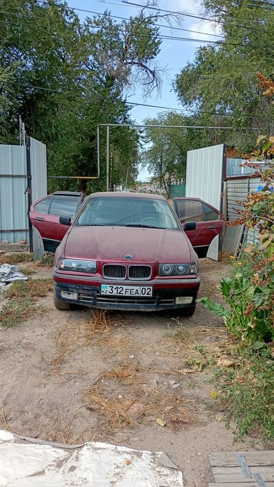 Продам BMW E36 320i