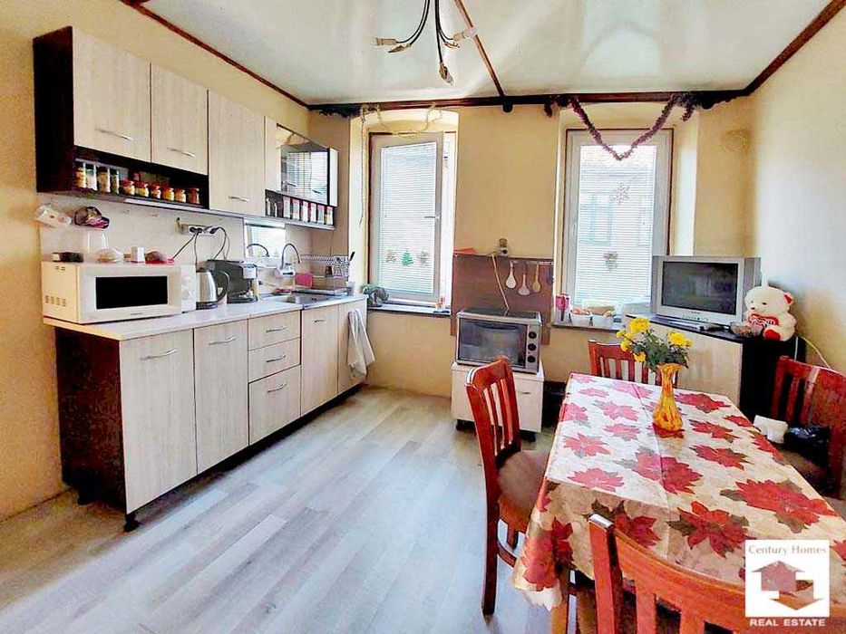 Продава се Къща в Велико Търново, Център - 130 кв.м за 716 €/кв.м - Снимка #2