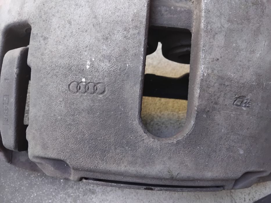 Предни двубутални спирачни апарати Audi A8 D3/A6 C6 Ауди А8/А6