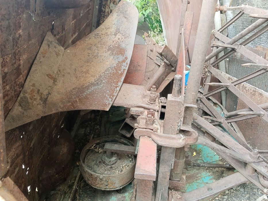 Продам плуг с бараной.