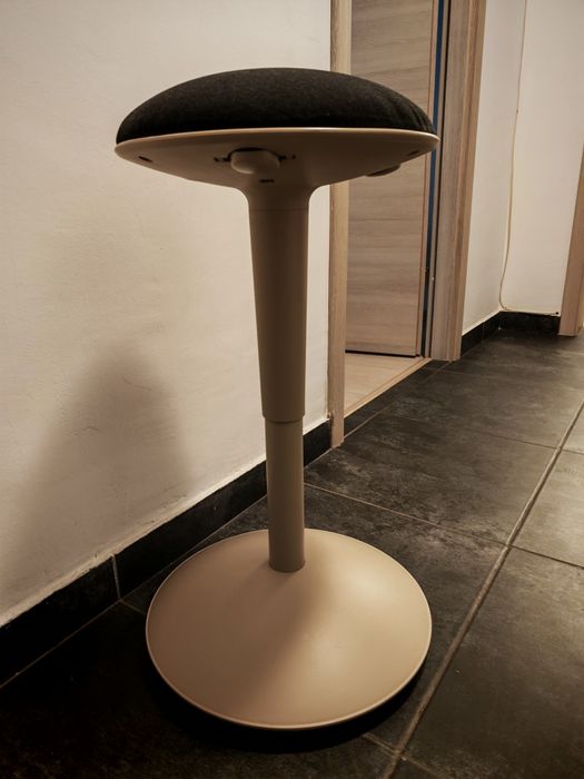 Scaun inalt reglabil pentru birou