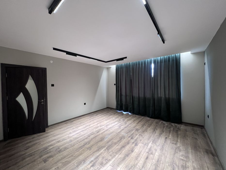 Продава се Четиристаен апартамент в Плевен, 9-ти квартал - 107 кв.м за 1234 €/кв.м - Снимка #16