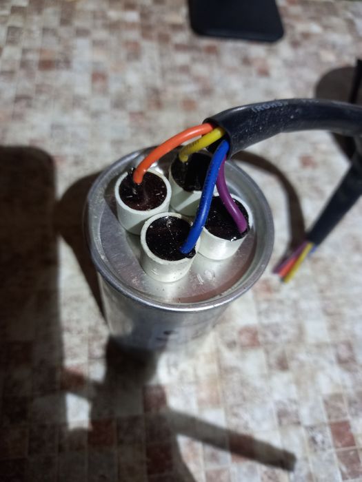 Конденсатор продам