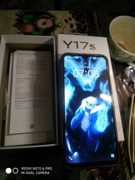 Продаётся телефон ,  ,Vivo Y17 s ,Huawei
