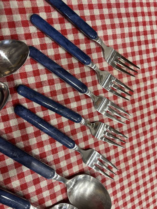 Комплект чинии английски порцелан и прибори за хранене