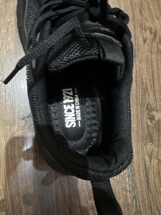 Кроссовки новые 46