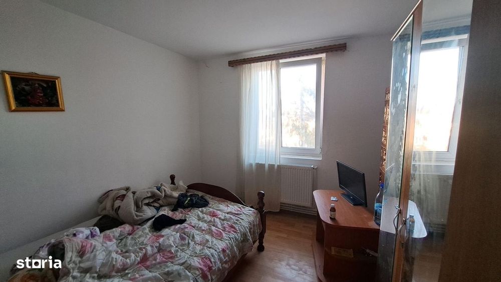 Agigea, 3 Camere Decomandat 2 Bai, Centrala Gaz, 70 Mp. Parcare, Boxa