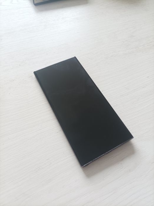Samsung s23 ultra 12/256 + karobka