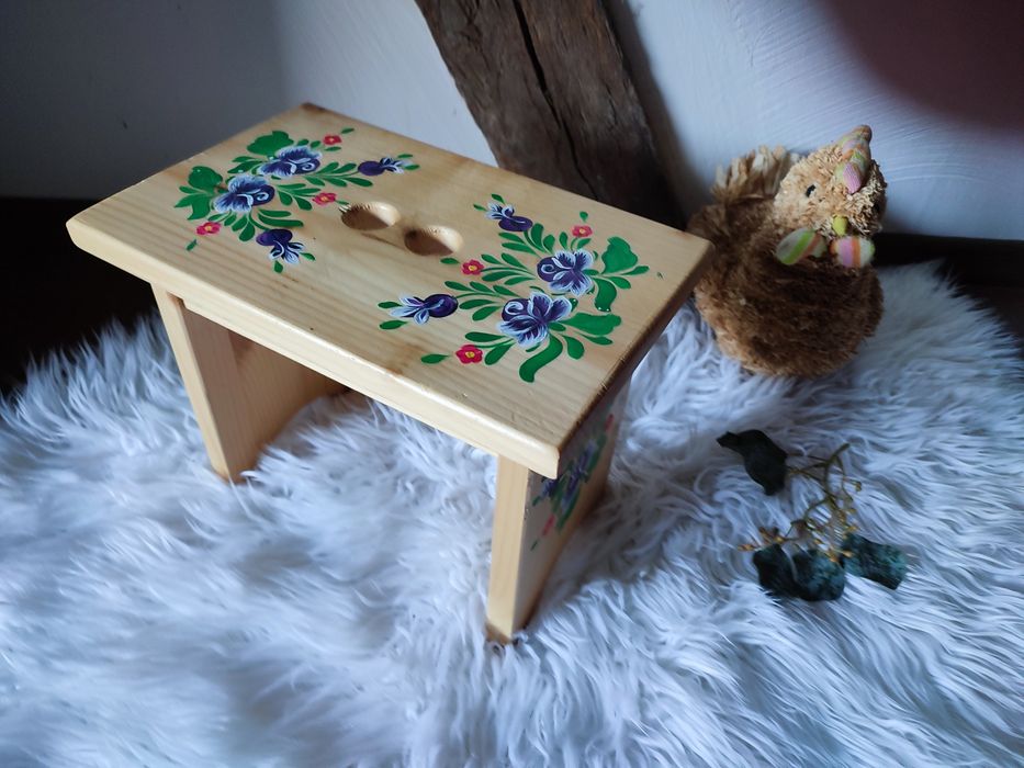 Scaunel pictat tradițional