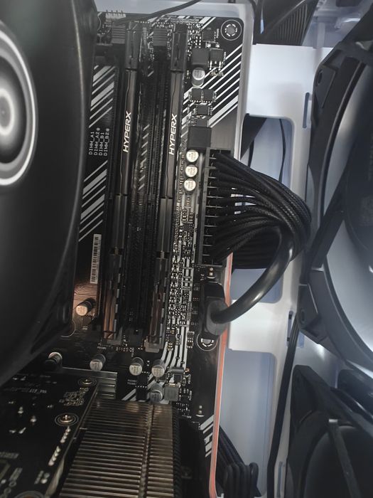 Kit gaming ryzen 5 5600 16 GB RAM b550