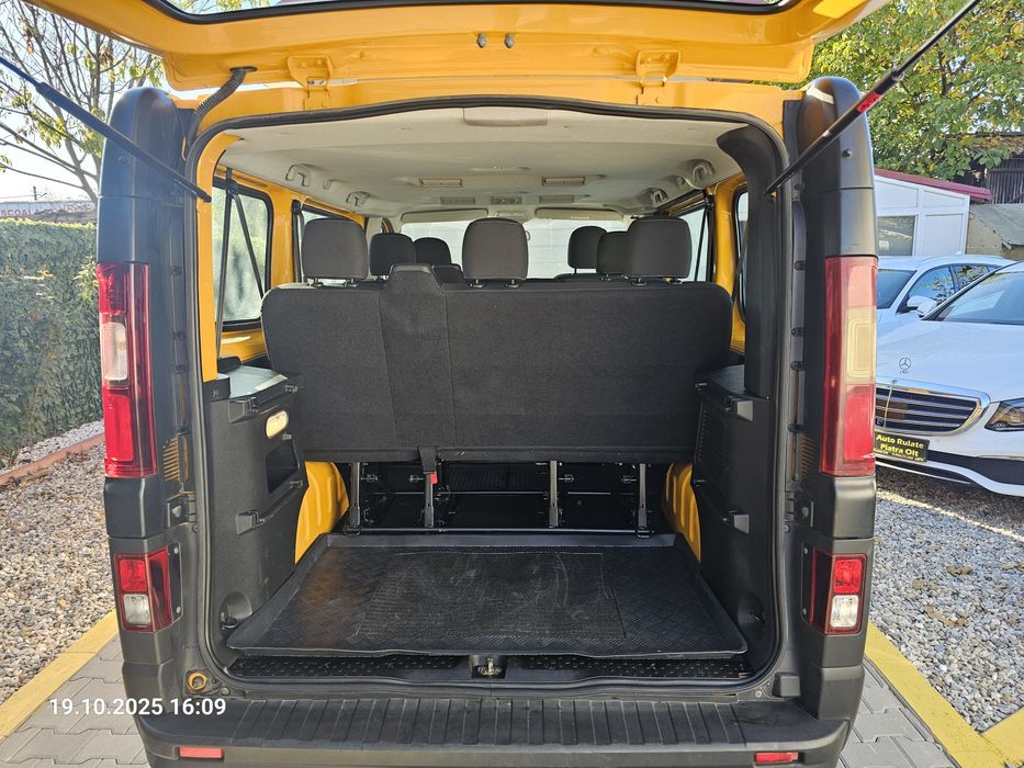 Închiriez microbuz 7+1 locuri