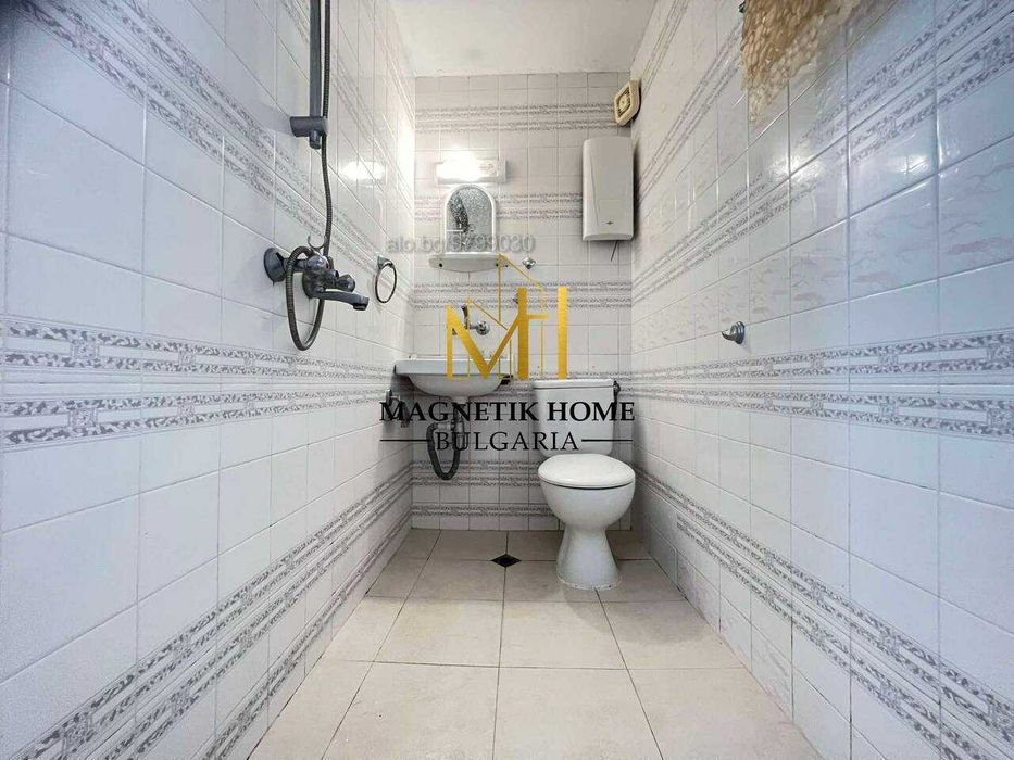 Уютен двустаен апартамент с дворна площадка до морската в ж.к. Лазур