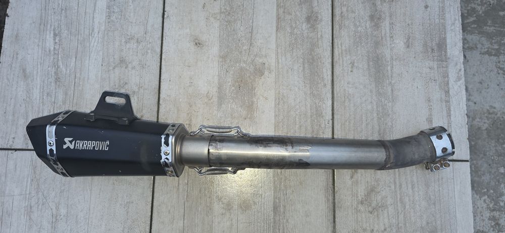 Toba moto akrapovici