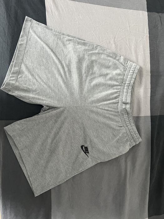 Къси панталони Nike, H&M