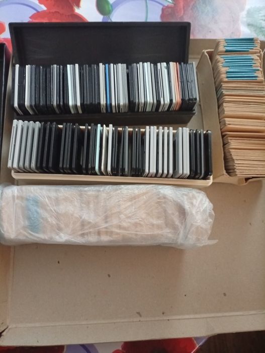 Продаю проектор СССР,экран и рамочки.