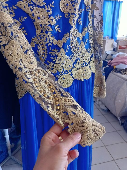 Вечерний платье.   Из гипюр и сетки