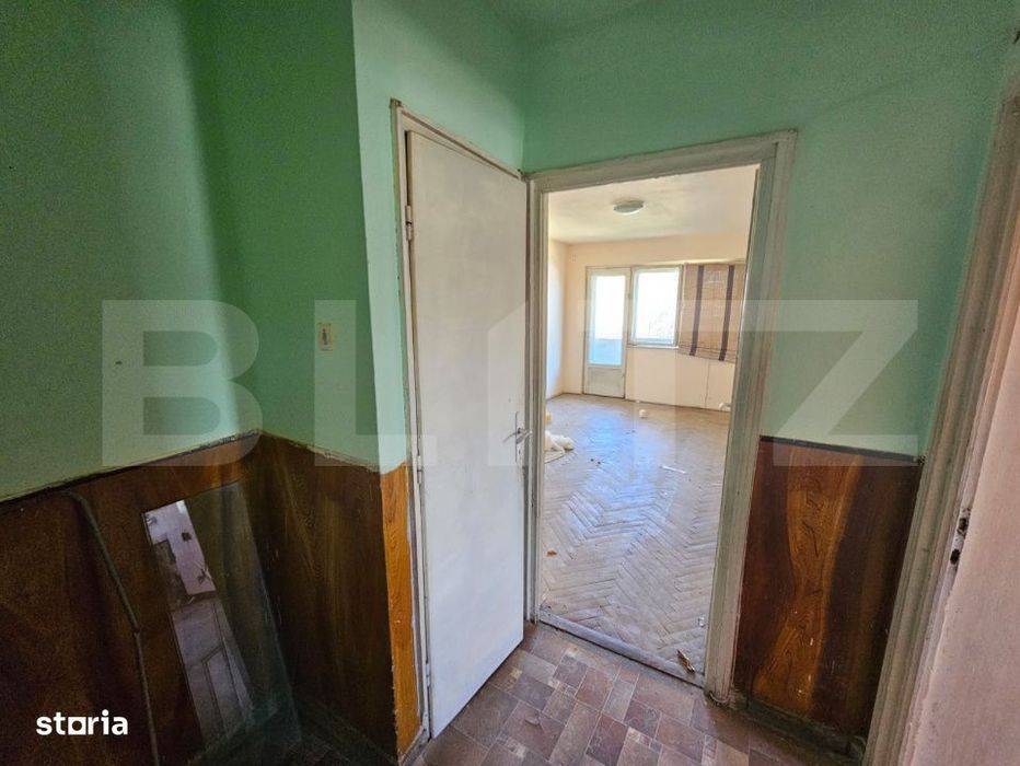 Apartament 2 camere, 52 mp, decomandat, etaj 2 – necesita renovare — fotografia 1