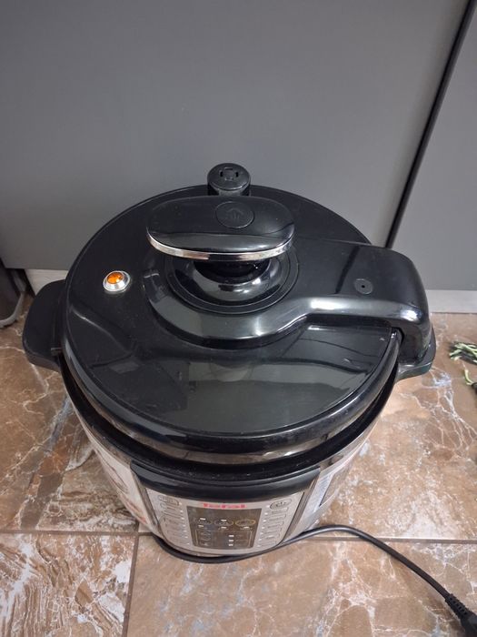 Oală sub presiune Tefal