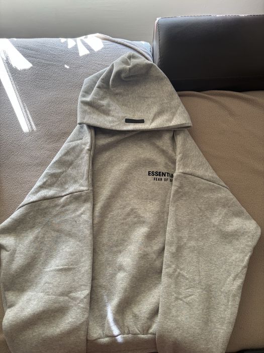 Суичър Essentials
